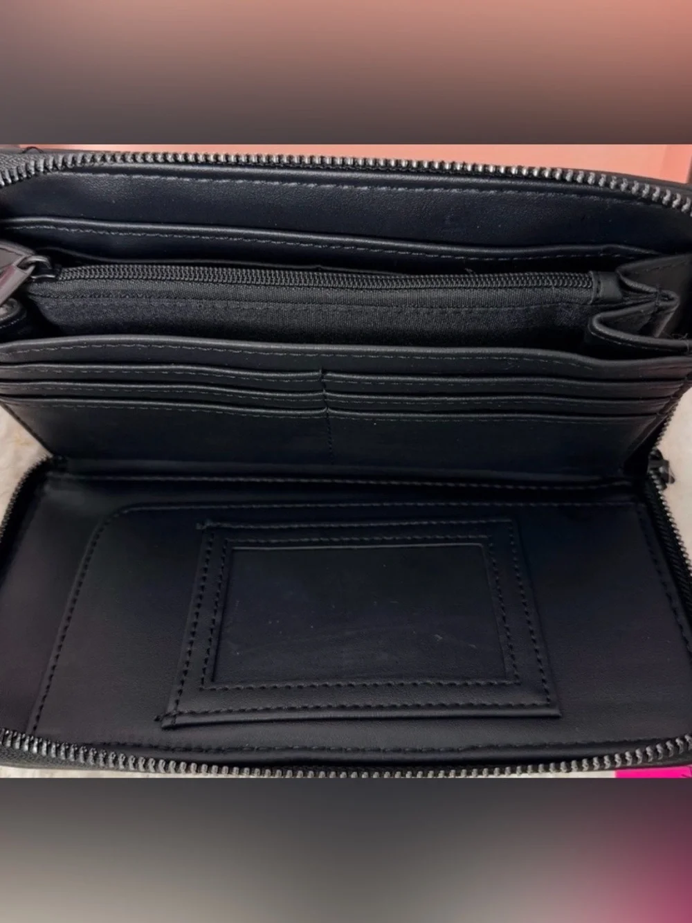 Betsey Johnson NWT Black Quilted Heart Wristlet Wallet Zip Around Clutch Boxed